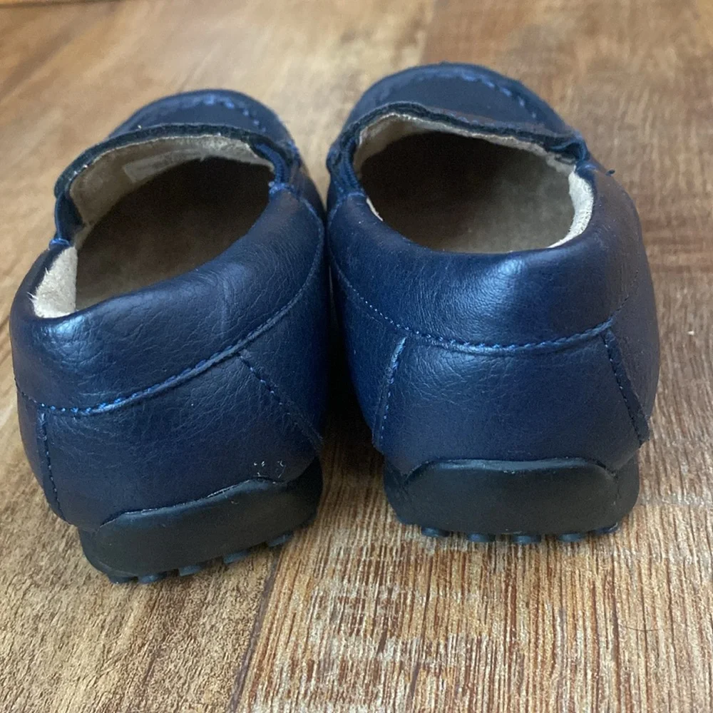 The Children’s place navy blue slip on loafers with non marking sole size 6